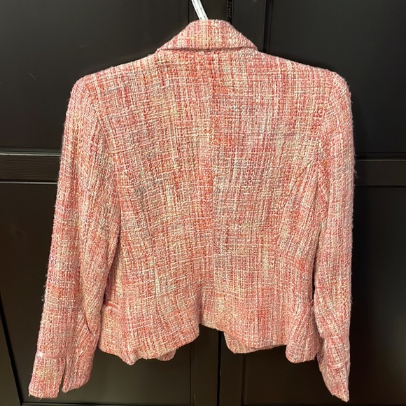 Beautiful women’s blazer size 4. Brand ninety. Excellent condition. - Picture 6 of 12